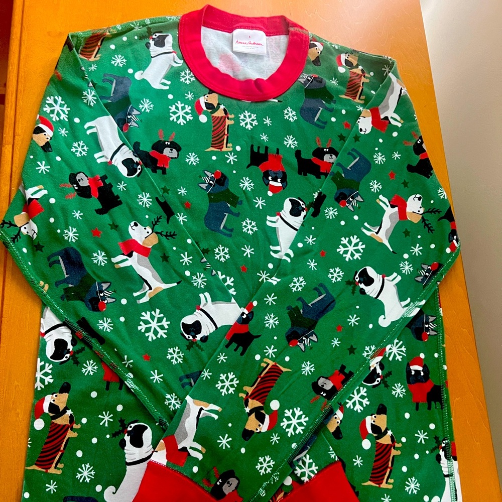 Hanna Andersson Christmas Dogs pajama top